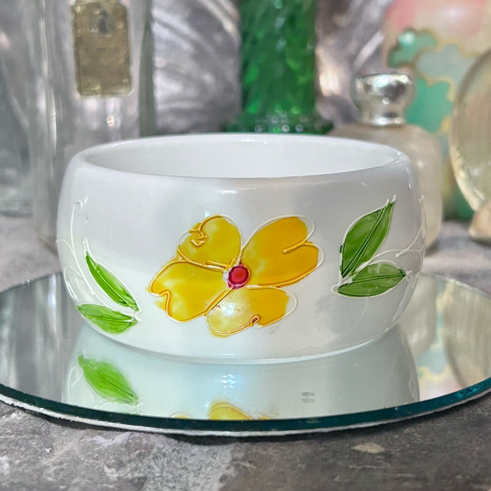 Floral bangle